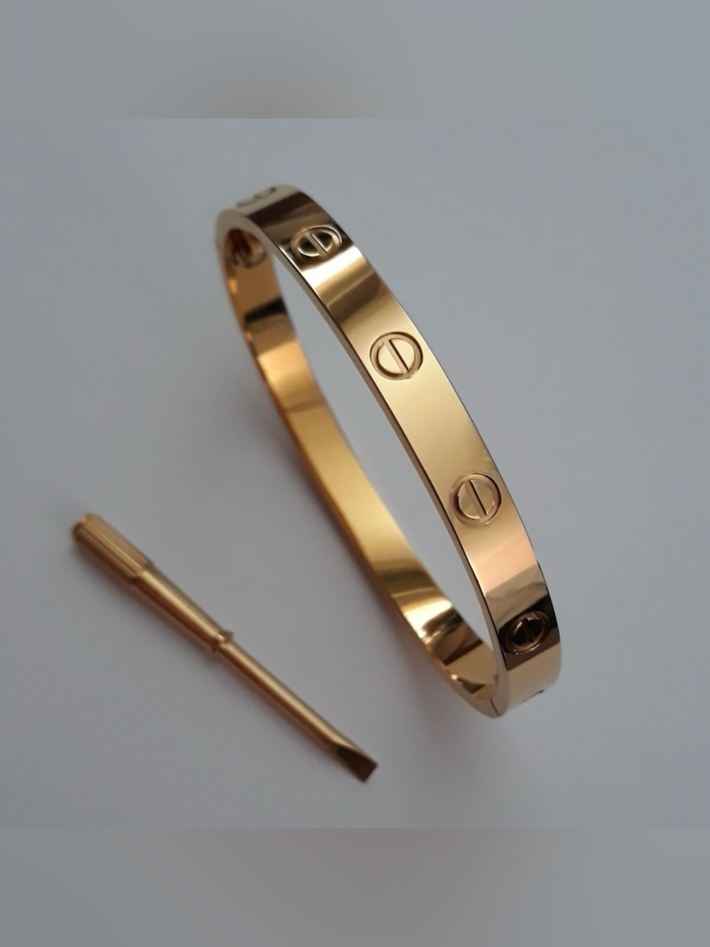 Generic Screw Bracelet with Screwdriver in Gold
